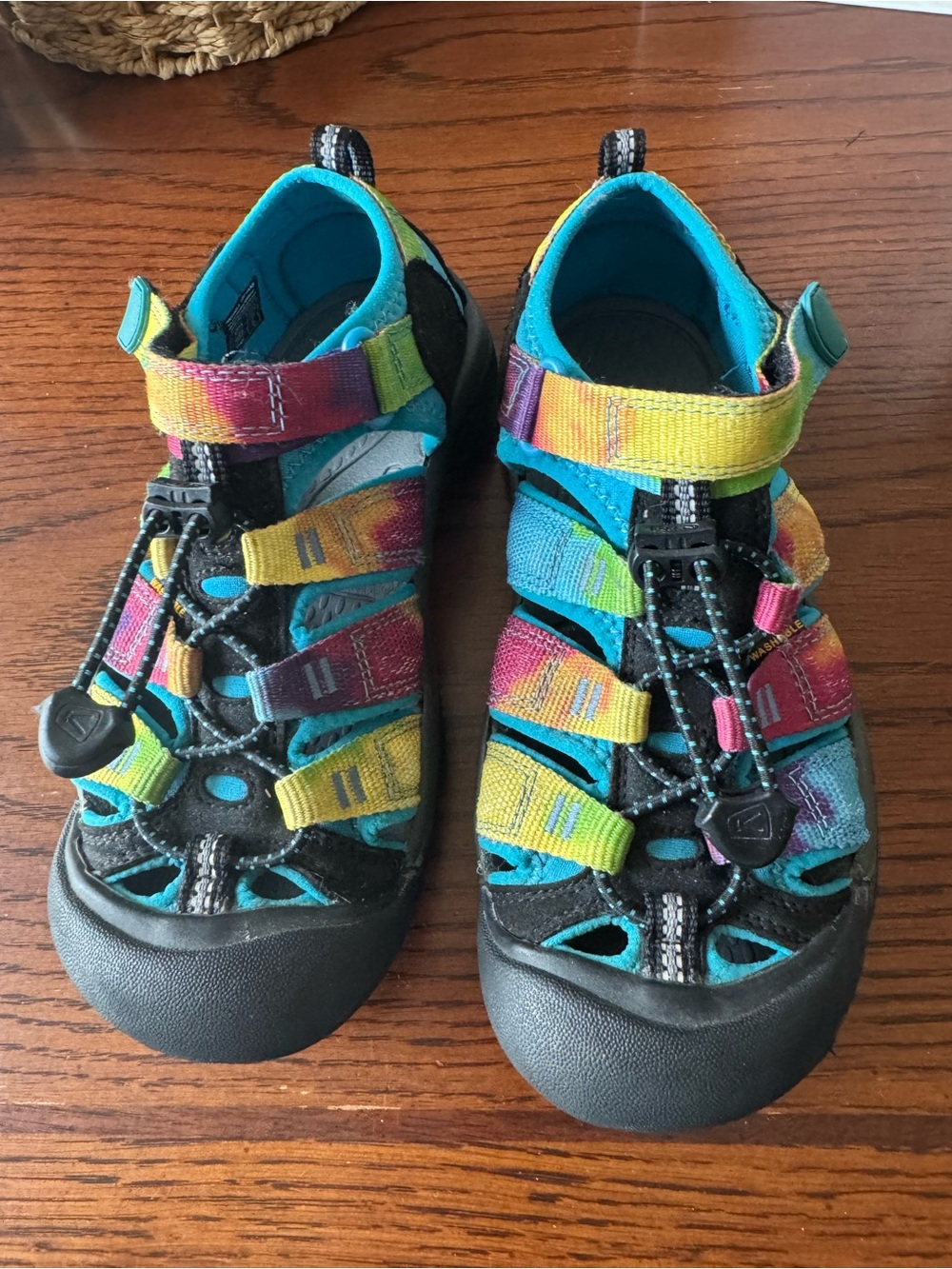 KEEN Kids Unisex Newport H2 Water Shoes Sandals Rainbow Tie Dye Size 2 EU 34